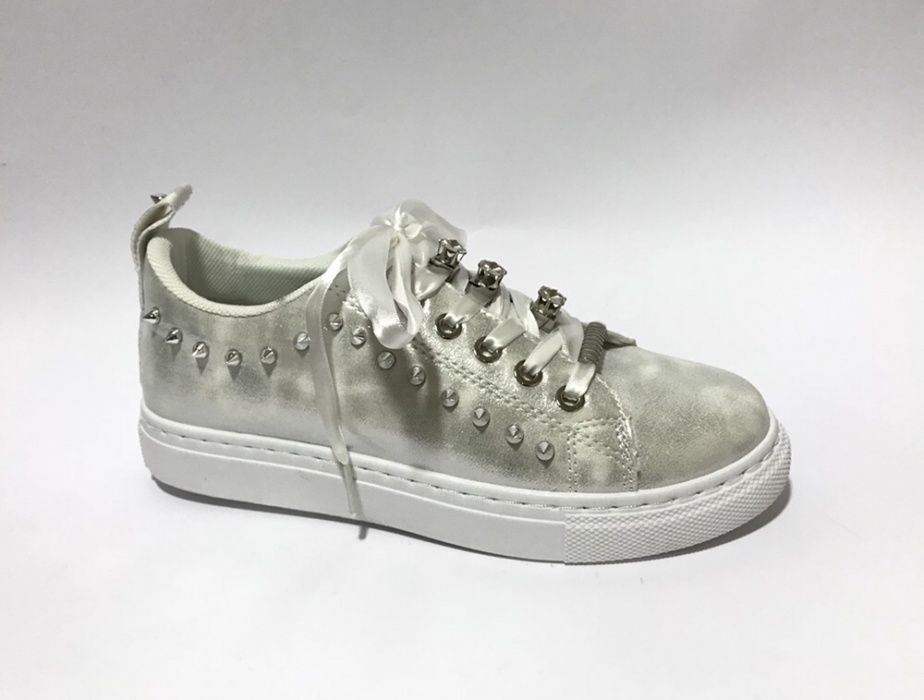 Дамски лъскави гуменки