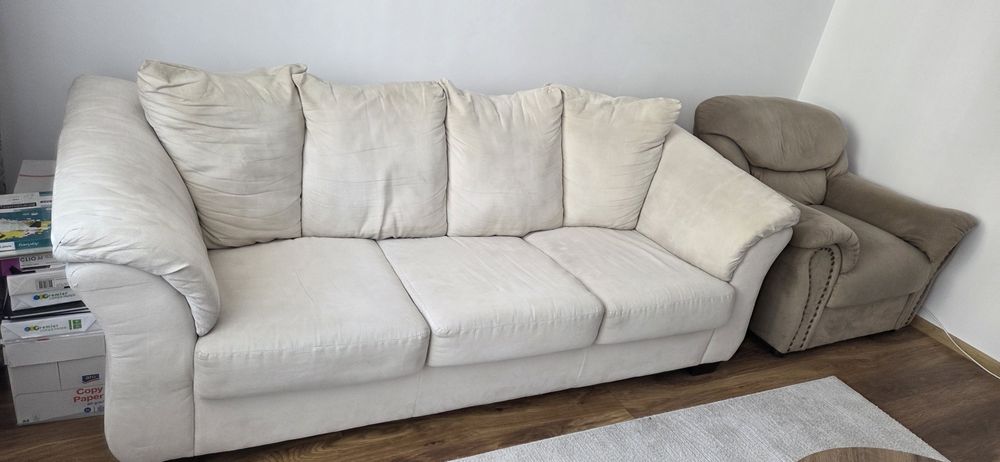 Oferta Canapea extensibilă plus  fotoliu