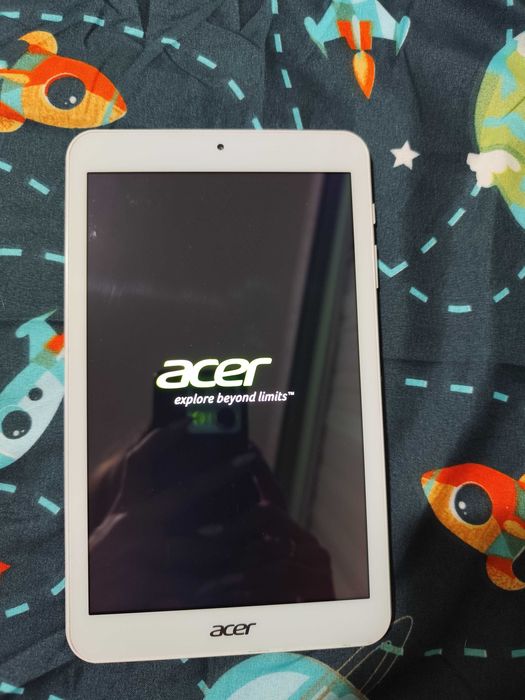 Таблет-Iconia One 8