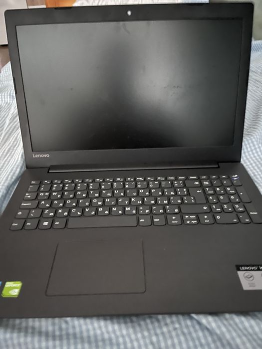 лаптоп lenovo + зарядно