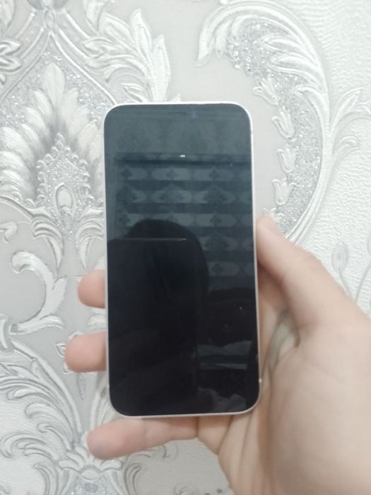 Apple  sotiladi 12mi
