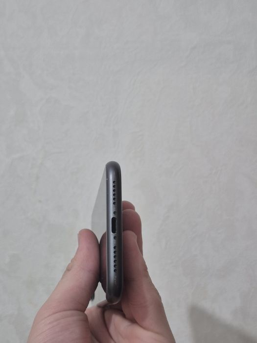 iPhone 11 64GB — хорошее состояние, акб 72%