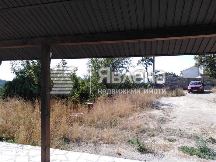 Разкошна къща на 13 км от Варна