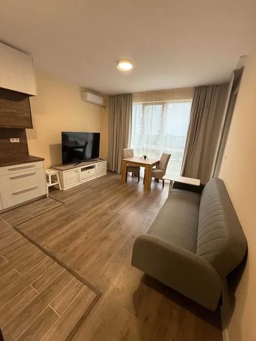 Дава се под наем Двустаен апартамент в Варна, м-т Пчелина - 54 кв.м за 613 € - Снимка #1