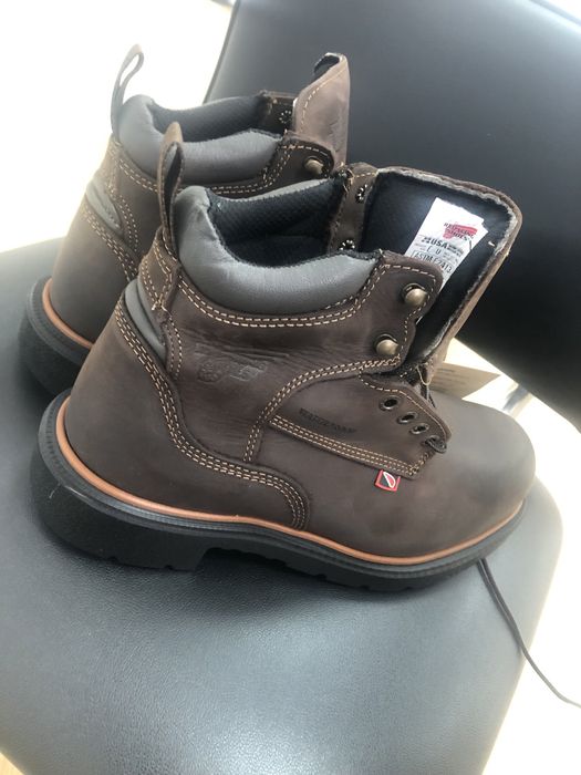 Red WinG ботинкасы сатылады новый размер 40