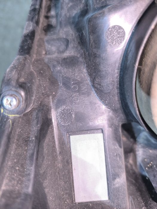 Hilux фара  Тайланд