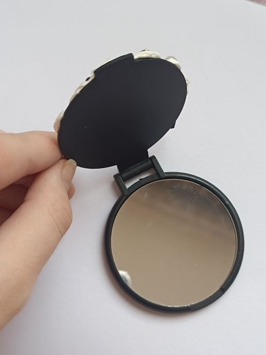 Decoden Kuromi огледалце