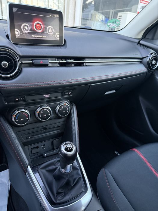 Mazda 2 Skyactiv Мазда 2