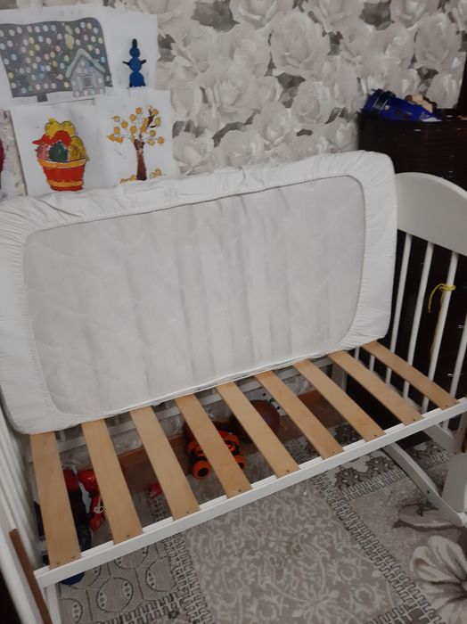 Продам манеж детский.С матрасом.