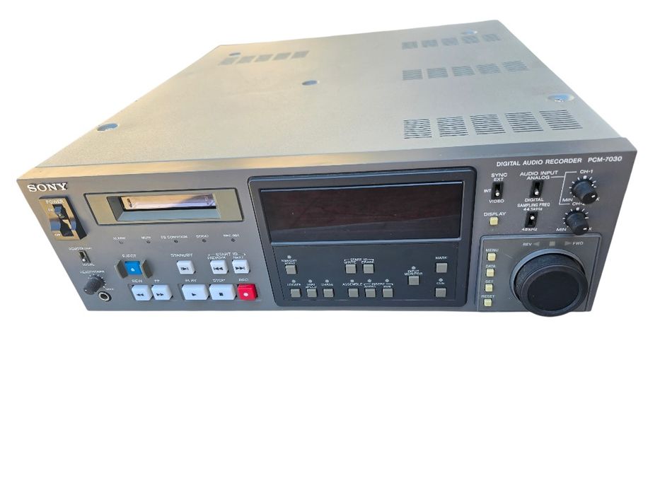 Sony pcm 7030 digital audio recorder