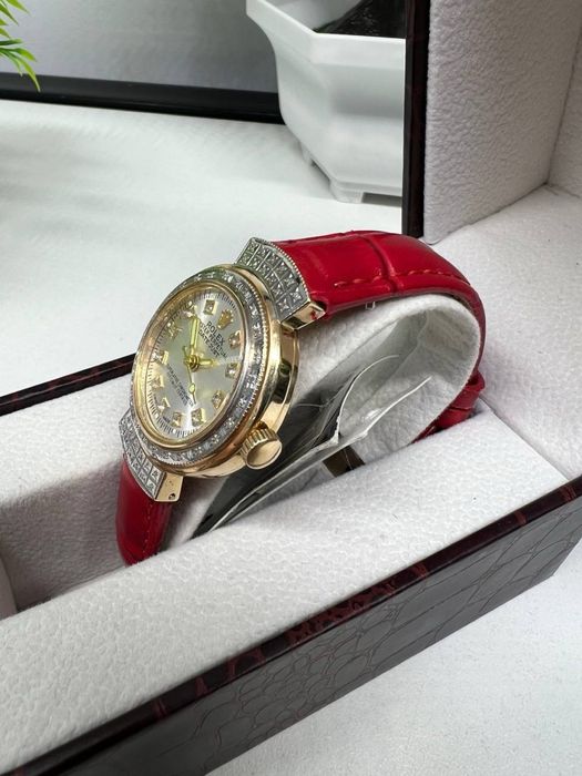 Золото 585  Часы