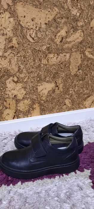 Продам ботинки для мальчика geox