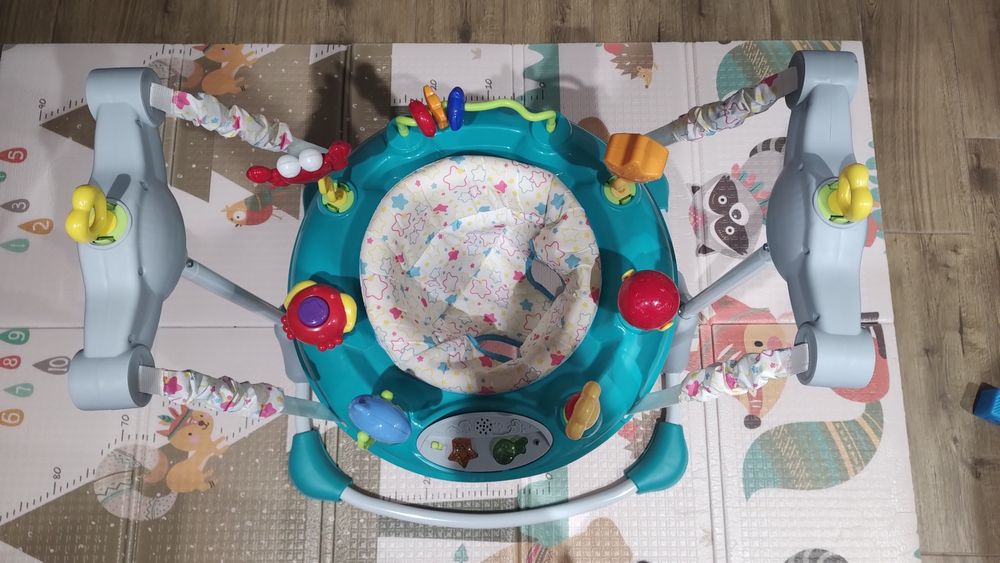 Бънджи за бебе на Мони.