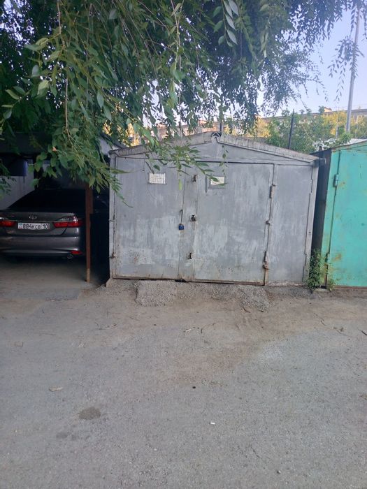 Продам железный гараж.