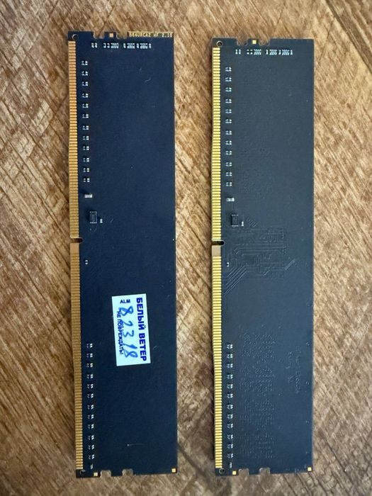 Продам оперативную память Team Group DDR4 16GB 2400 MHz