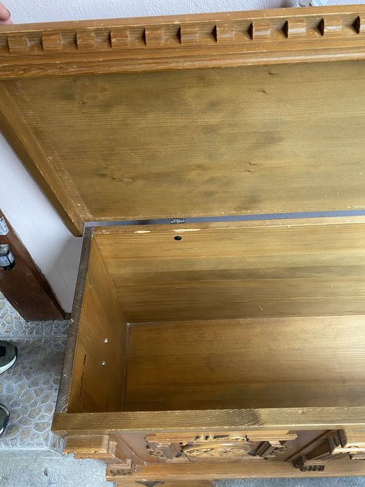 Lada model vechi din lemn masiv de brad