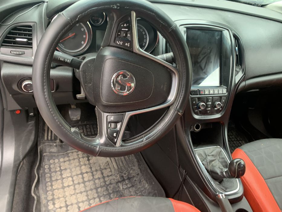 Pise opel astra j din 2014 motor 1.4 benzina 74kw