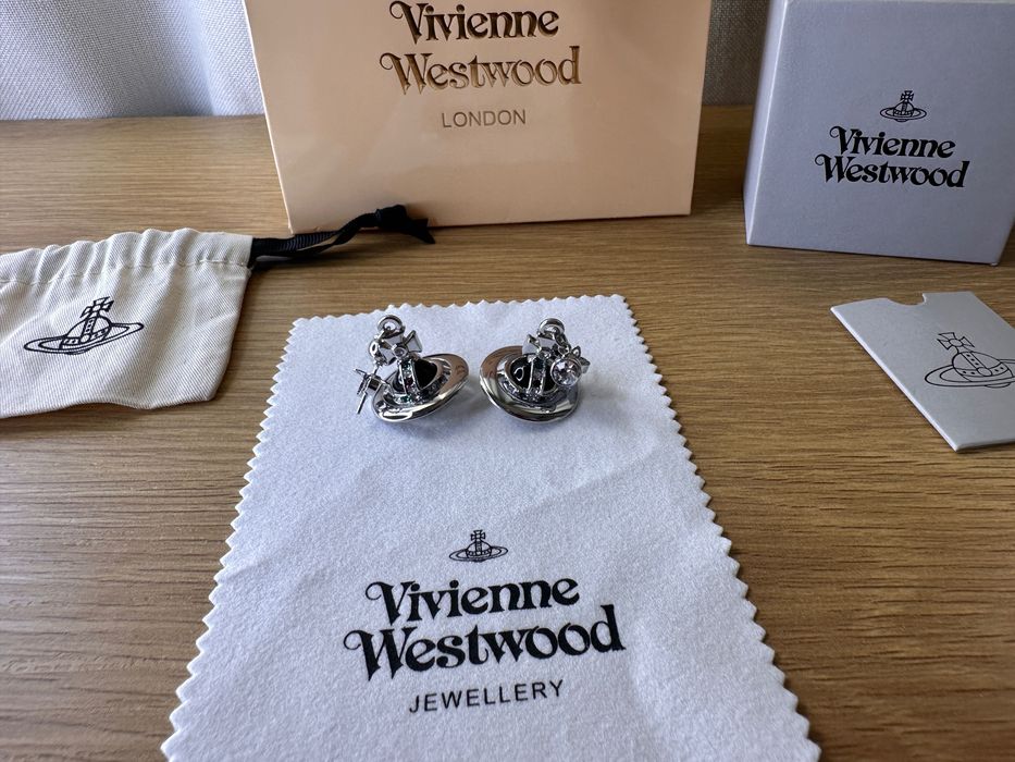 Cercei Vivienne Westwood ”world’s end orb”, bilă neagra + argintiu