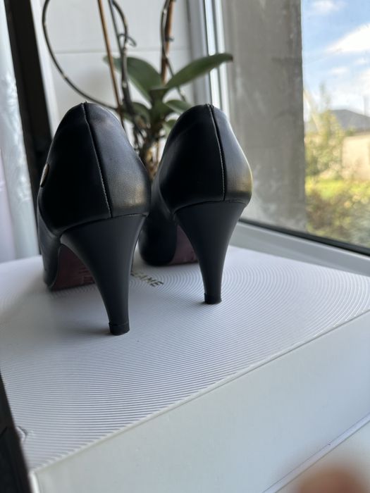 Туфли кожаные отдам даром