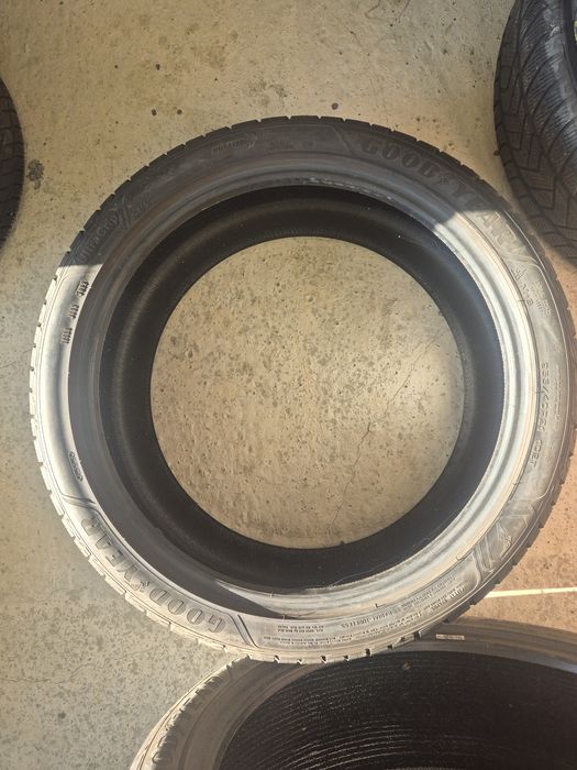 Vând cauciucuri 255/45/21 M+S set complet imp Germania//Goodyear// dot 30/2022