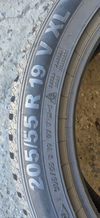 4 anvelope iarna ca noi Semperit 205/55/19,dot 2022.Pretul este pe bucata.