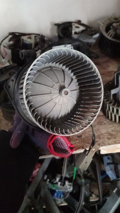 Моторчик печки Ниссан примера P10