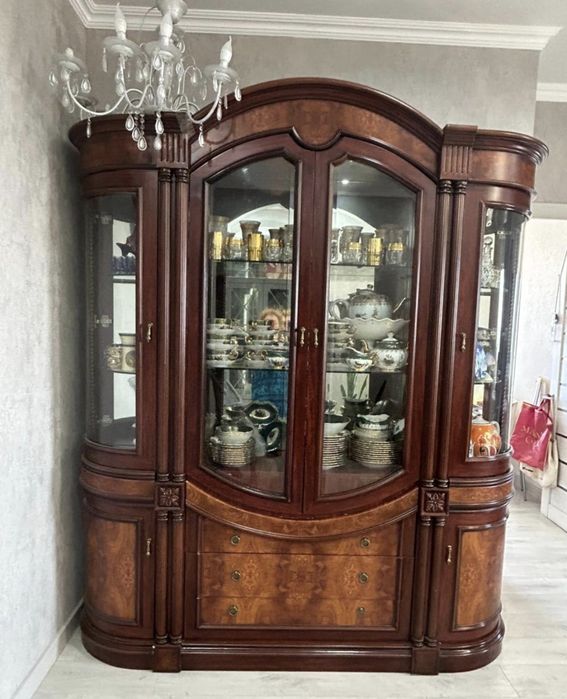 Шкаф для посуды, Малайзия,