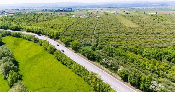 Teren extravilan, 7200 mp, cu deschidere la DN2 - E85, Falticeni