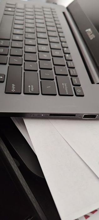 Laptop Asus i5 PENTRU piese