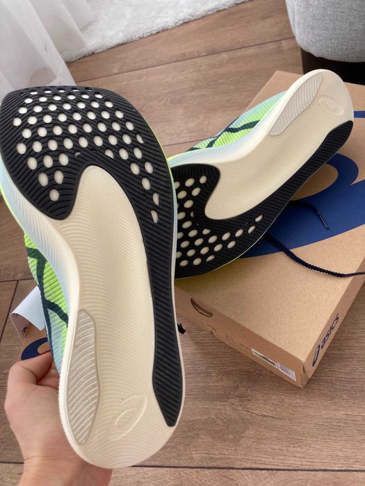 Маратонки Asics Metaspeed Sky