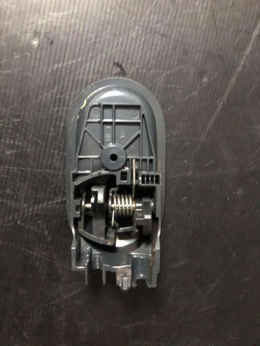 maner usa interior dreapta fata mitsubishi colt