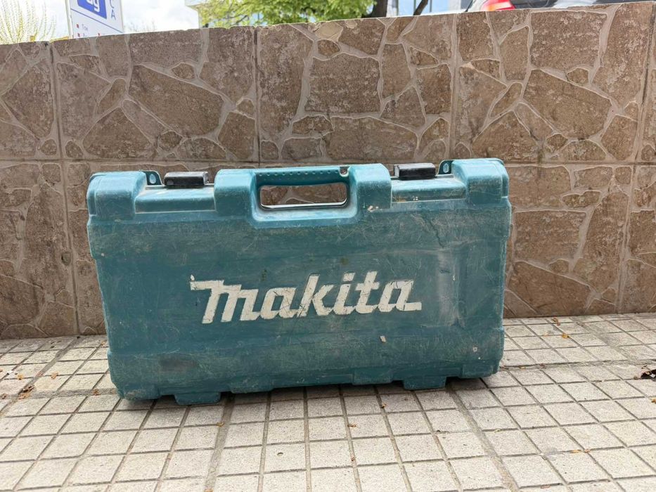 Саблен трион Makita JR3051T