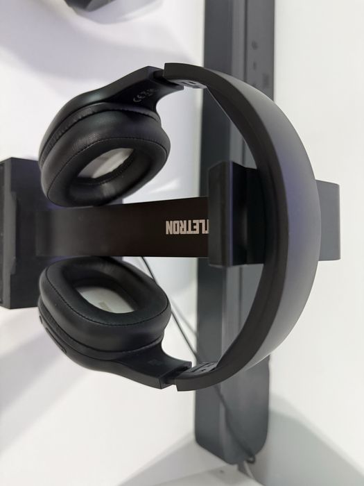 Casti wireless Guess