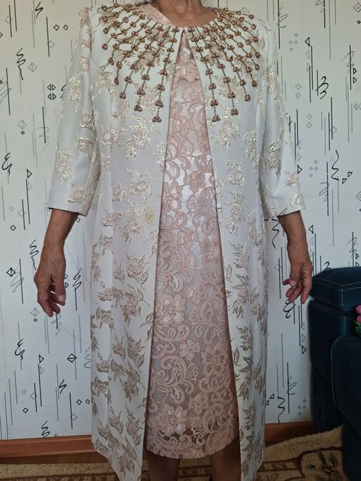 Продам платье в хорошем состоянии