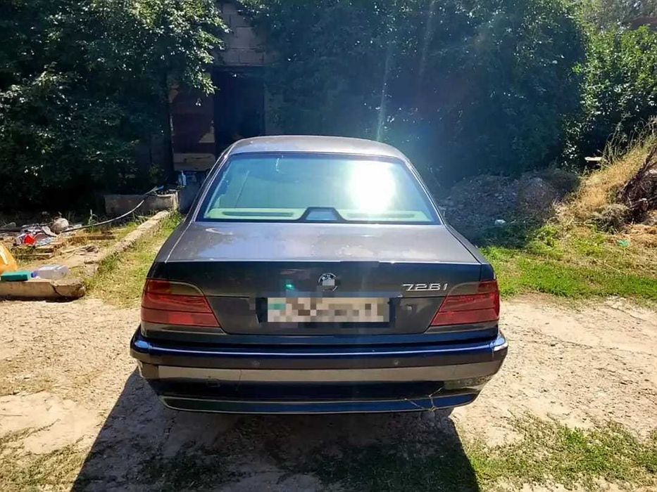 Продам BMW 728i 2000г