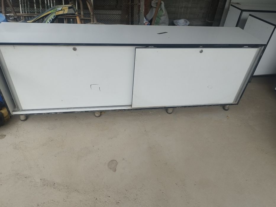 Стеклянные прилавки, качественные новые