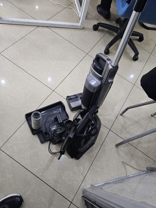 вертикальный пылесос