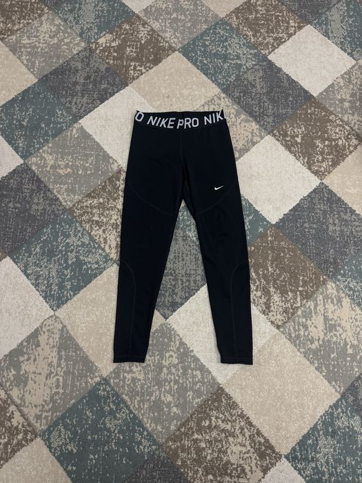 Дамски клин Nike Pro