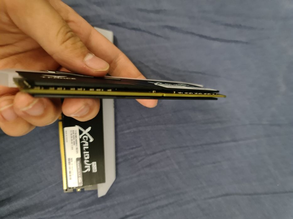 Озу 16GB DDR4 4000
