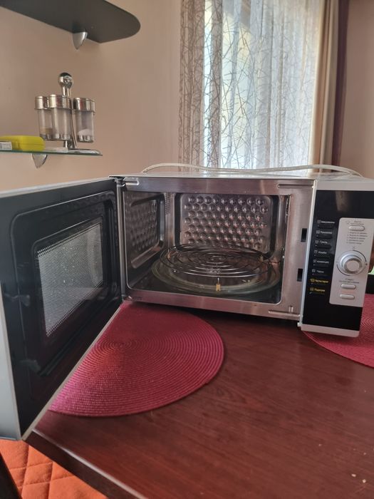 Микроволновая печь с грилем