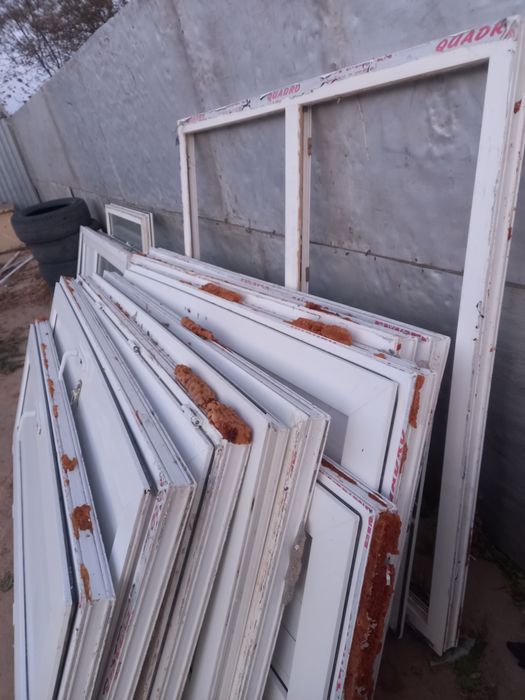 Пластиковые двери бу