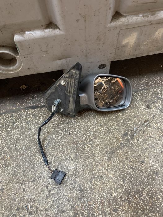 Oglinda dreapta VW Golf 4