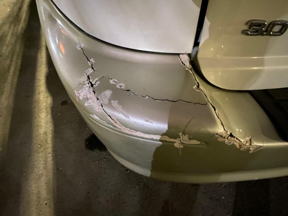 Продам бампер тойота харриер лексус rx 300