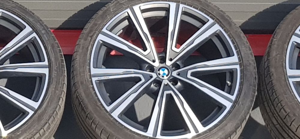 Jante BMW X5 G05 X6 G06 echip vara 315 30 22 / 275 35 22 Pirelli 2024
