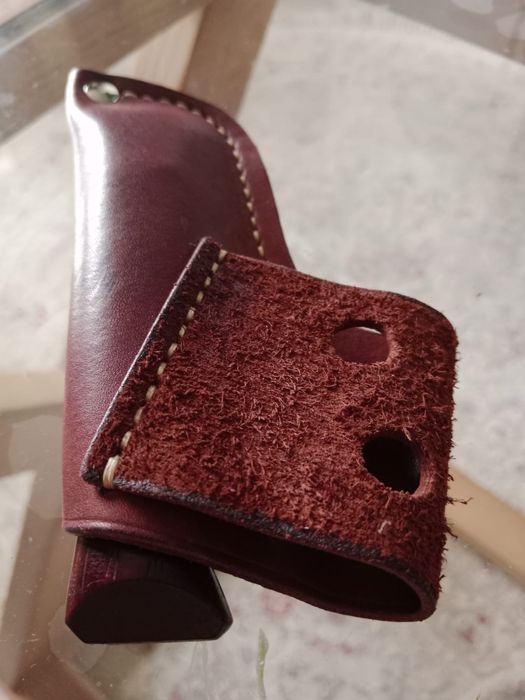 Для переноса на поясе.