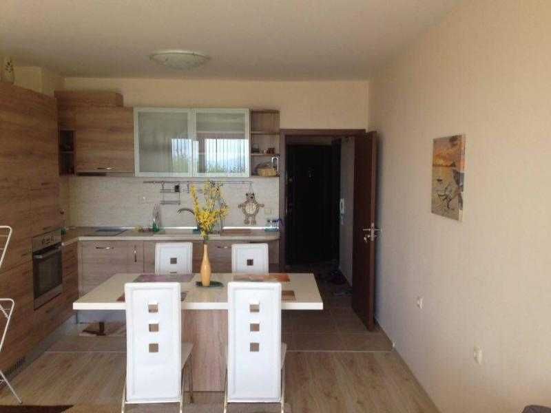 Дава се под наем Тристаен апартамент в Бургас, Сарафово - 92 кв.м за 459 € - Снимка #1