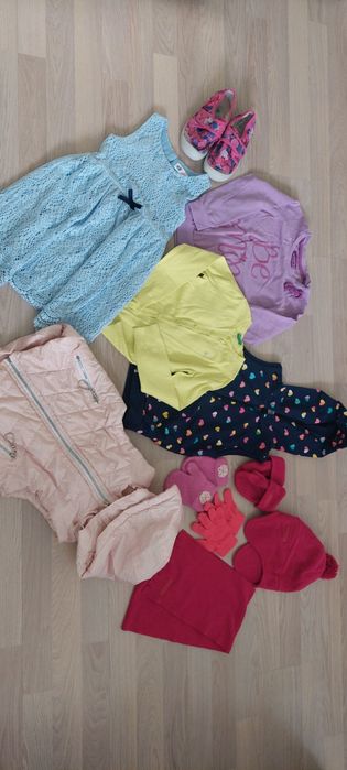 Benetton, HM, LC WAIKIKI Лот 11 кокетни дрехи, пантофи 4-5 г. 104-110