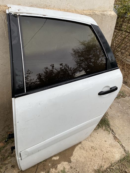 гранта дверь задняя левая