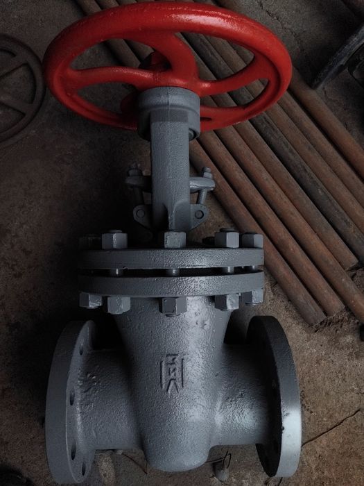 Barcha turdagi sharavoy kran, zadvishka, klapanlar mavjud