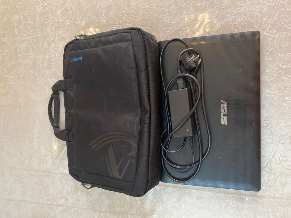 Ноутбук в рабочем состоянии, модель ASUS. Х 54С. Процессор к5